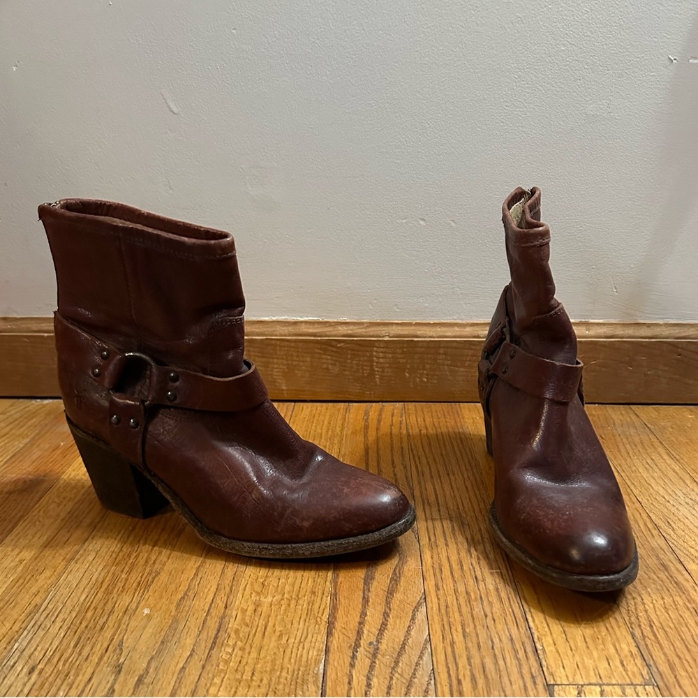Frye Western booties